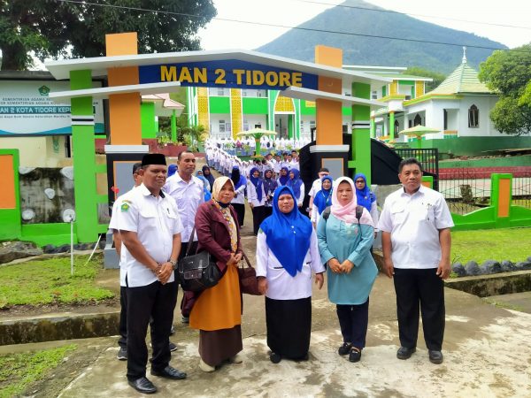 TIM ASESOR LAKUKAN VISITASI AKREDITASI DI MAN 2 TIKEP