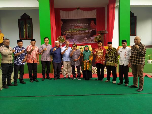 KEPALA KANTOR KEMENAG TIKEP RESMI MEMBUKA KEGIATAN EKTRAKURUKULER  BAHASA, SENI DAN OLAHRAGA DI MAN 2 KOTA TIDORE KEPULAUAN