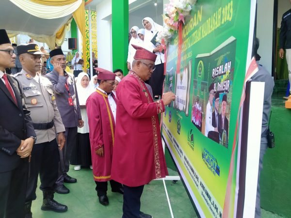 BUKU RISALAH MIMPI AL MANSUR DILUNCURKAN