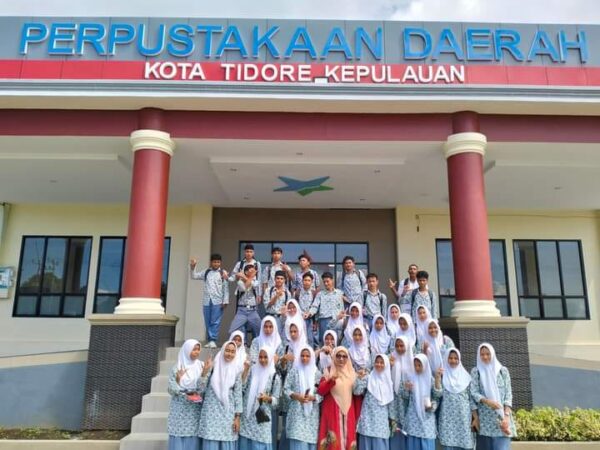 Siswa MAN 2 Tidore Berkunjung ke Perpustakaan Daerah Kota Tidore Kepulauan