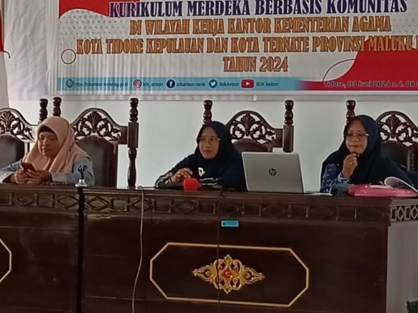 TIM IKM BK MAN 2 Kota Tidore Kepulauan menjadi Pemateri Dalam Pelatihan Implementasi Kurikulum Merdeka Berbasis Komunitas