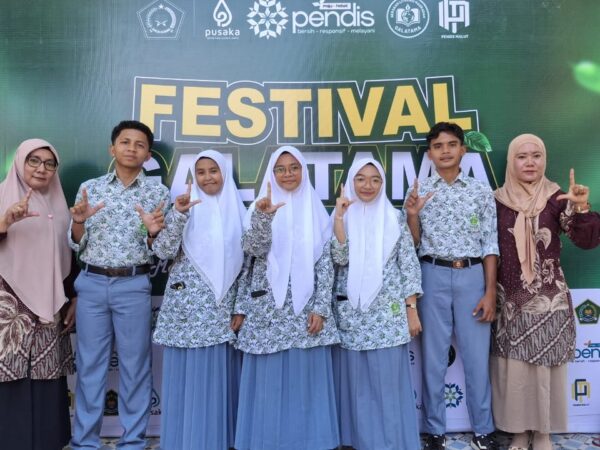 12 Delegasi MAN 2 Tikep Ikuti Workshop Menulis di Festival GALATAMA 2025