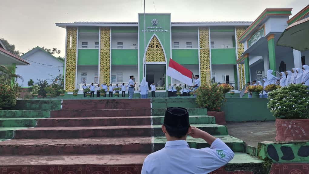 MAN 2 Tikep Gelar Upacara Bendera
