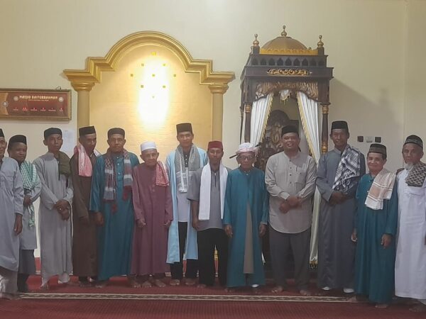 Siswa MAN 2 Tikep Pimpin Khutbah Jumat ,"Jumat Berbagi" Warnai Program Pekanan di Maitara