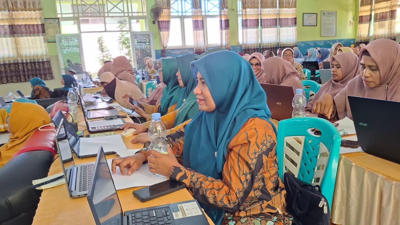 Perkuat Kompetensi Digital, 15 Guru MAN 2 Tikep Ikuti Pelatihan Modul Ajar Berbasis AI
