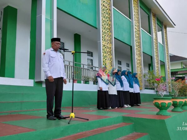 SENIN BERKARAKTER, MADRASAH SEMAKIN HEBAT! 🇮🇩✨
