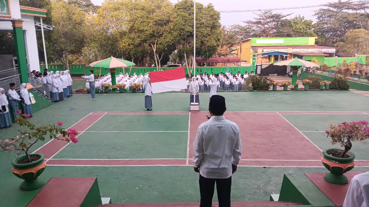Bukan Sekadar Upacara, Ini Pesan Penting Pembina Upacara MAN 2 Kota Tikep Bukan Sekadar Upacara, Ini Pesan Penting Pembina Upacara MAN 2 Kota Tikep